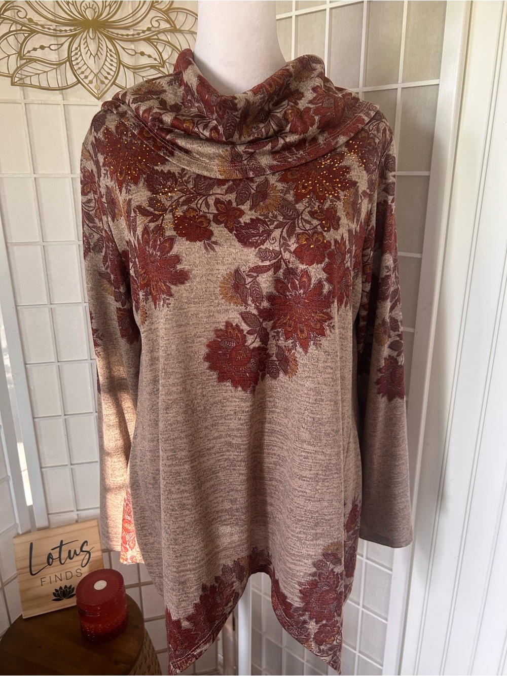 One World Embellished Floral Cowl-Neck Sharkbite Tunic Large